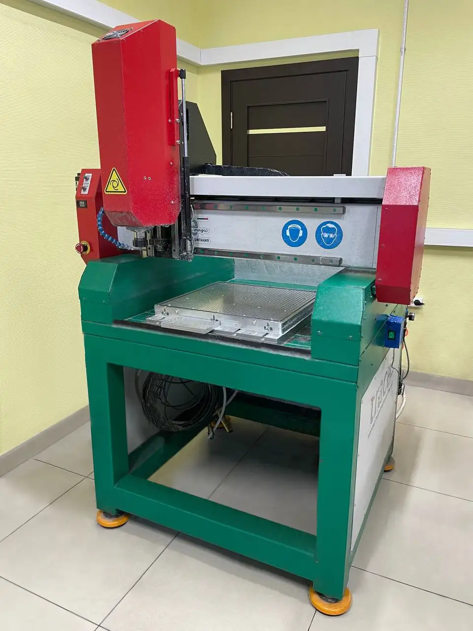 Фрезерный станок с ЧПУ